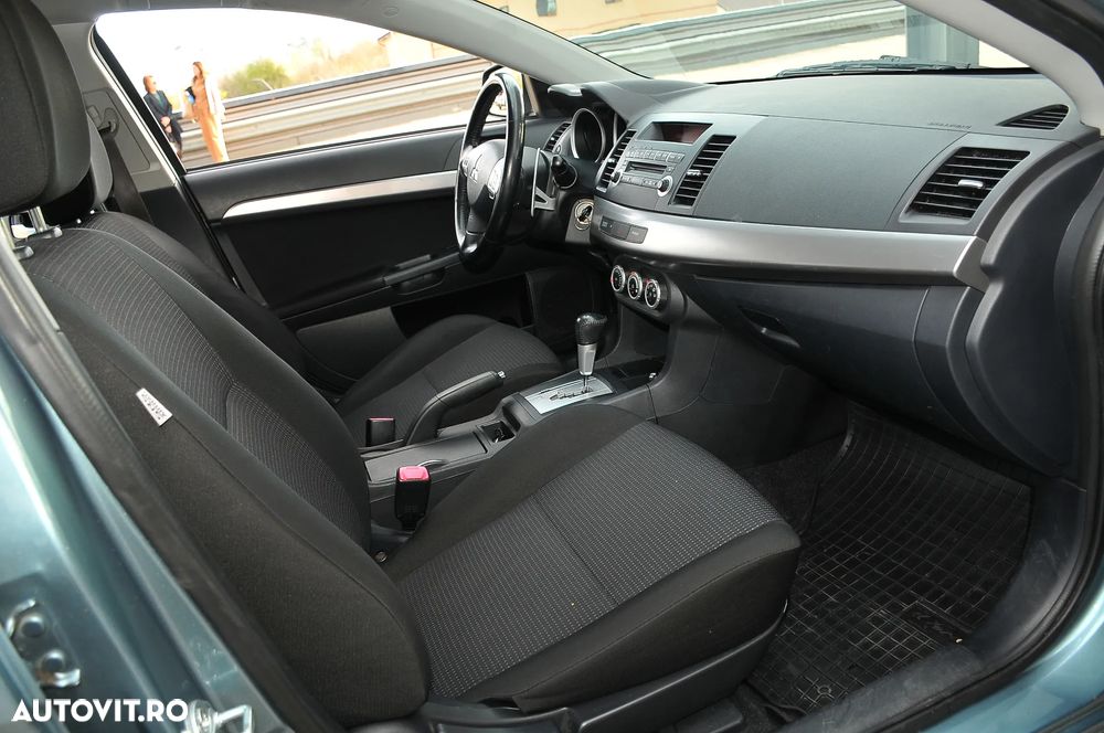 Mitsubishi Lancer 1.8 CVT Intense - 11