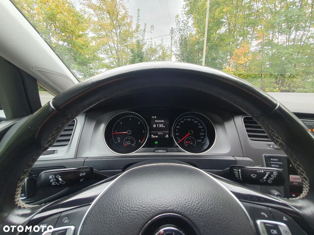 Volkswagen Golf 2.0 TDI BlueMotion Technology Lounge - 16