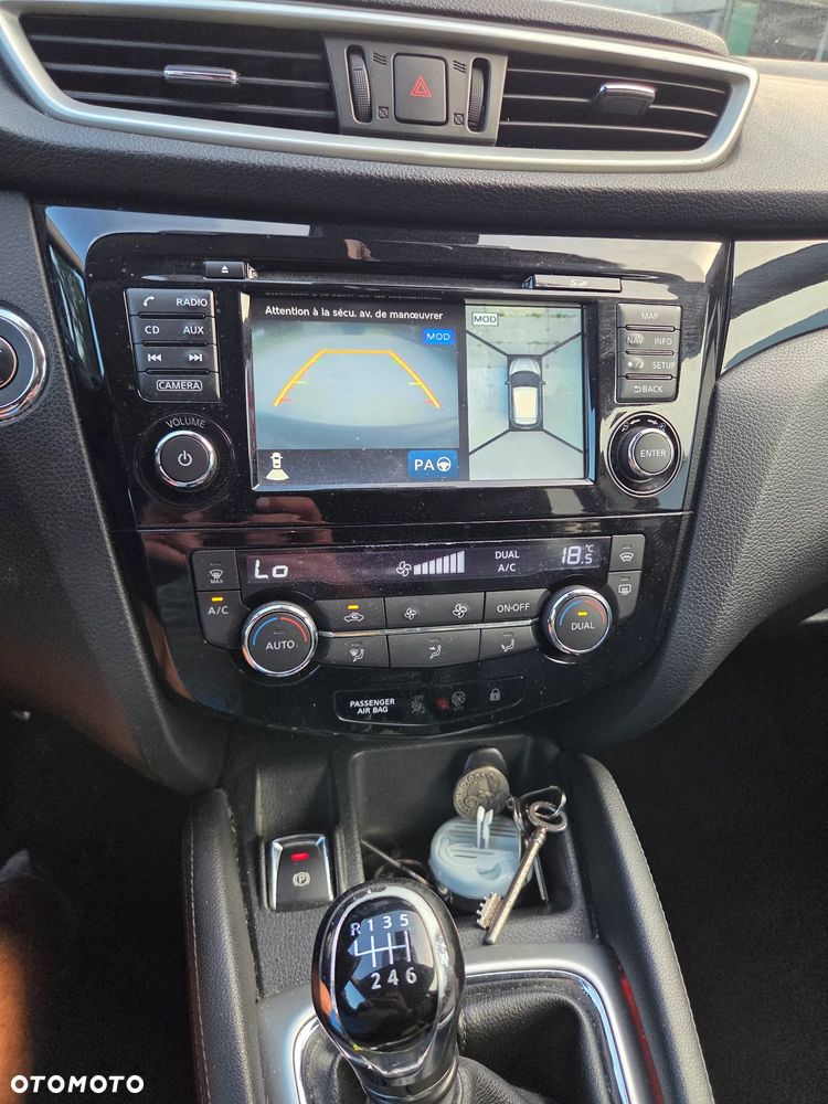 Nissan Qashqai 1.6 DCi N-Connecta - 17