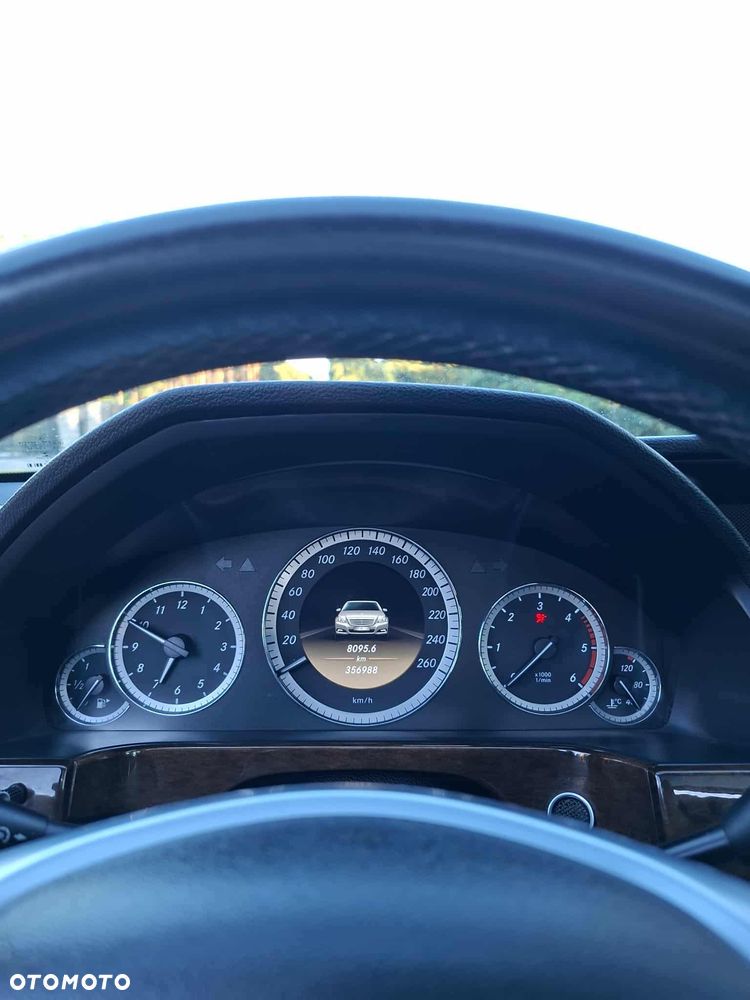 Mercedes-Benz Klasa E 300 CDI BlueEff - 10