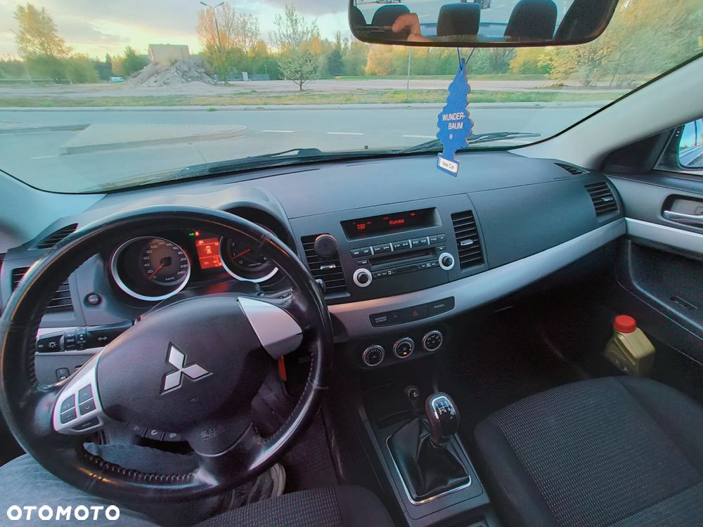 Mitsubishi Lancer 1.5 - 8