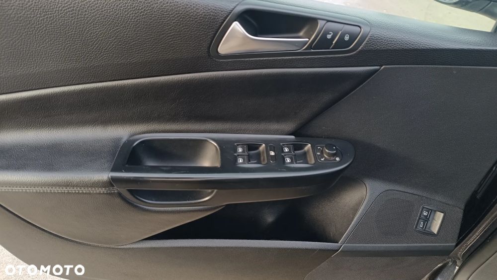 Volkswagen Passat 2.0 TDI Highline - 25