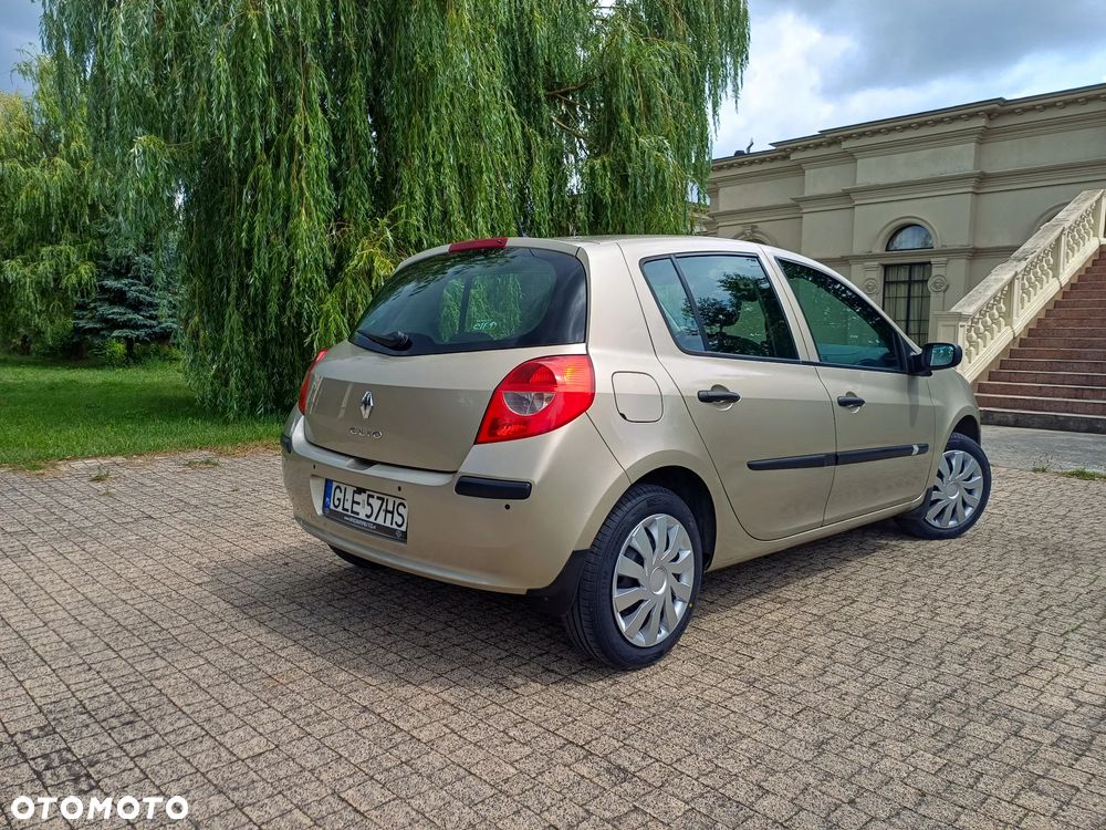Renault Clio 1.2 16V Expression - 6