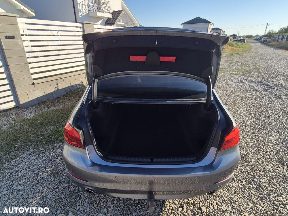 BMW Seria 5 520i AT - 13