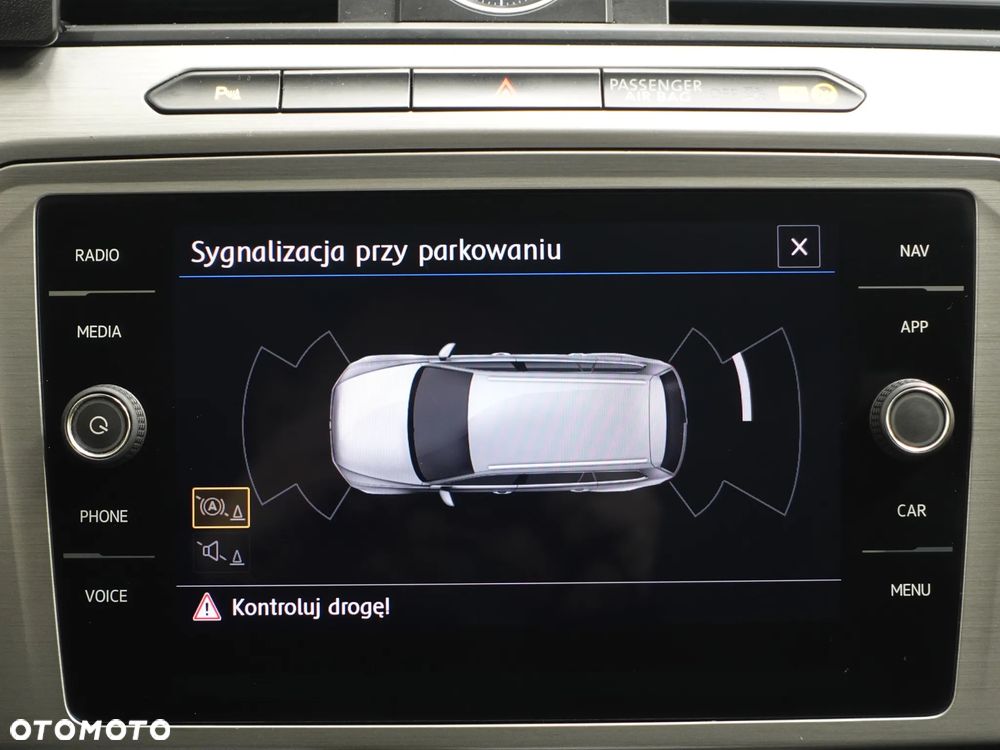 Volkswagen Passat - 33