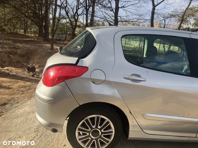 Peugeot 308 1.6 Premium Plus - 4