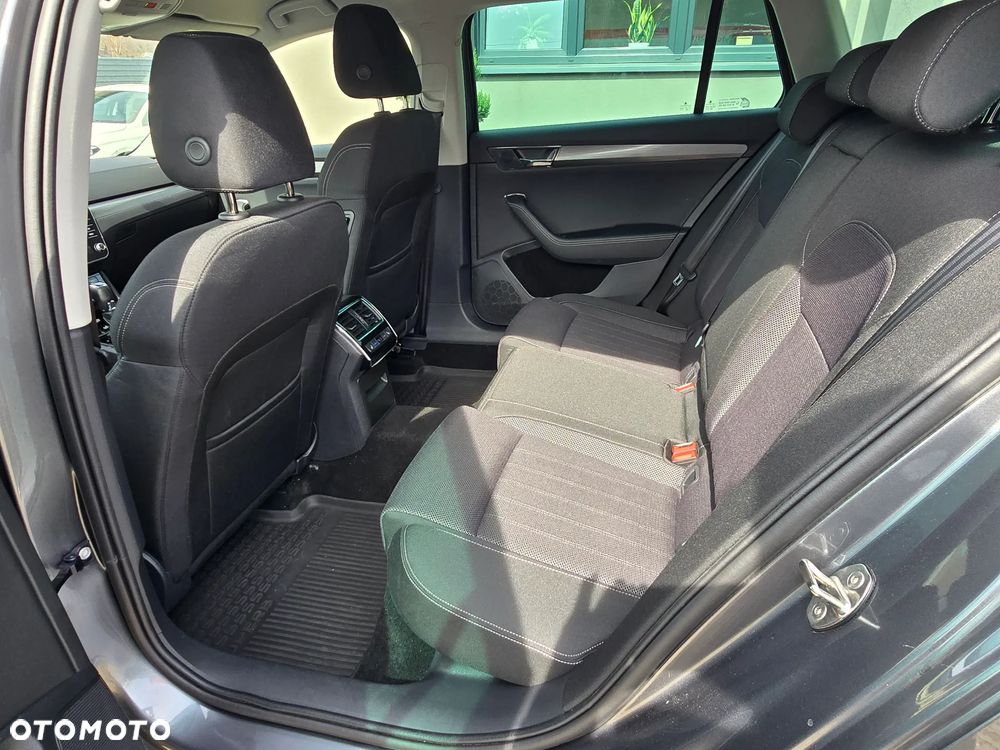 Skoda Superb 2.0 TDI SCR Style DSG - 11