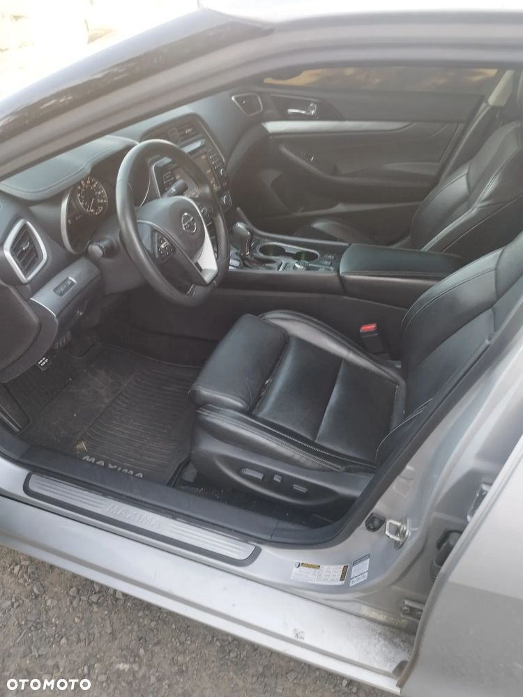 Nissan Maxima - 4