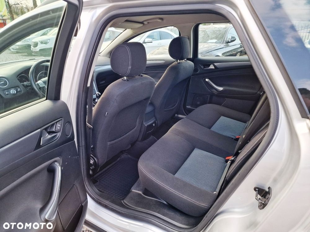 Ford Mondeo - 8