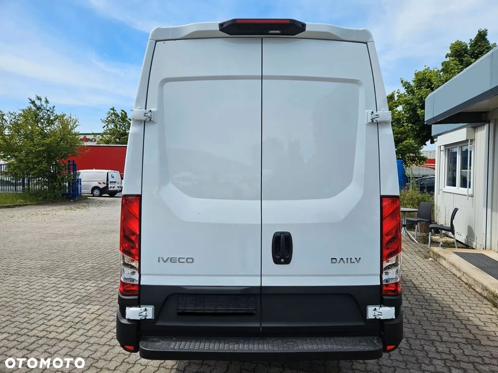 Iveco 35S18HV 16m3 180KM - 4