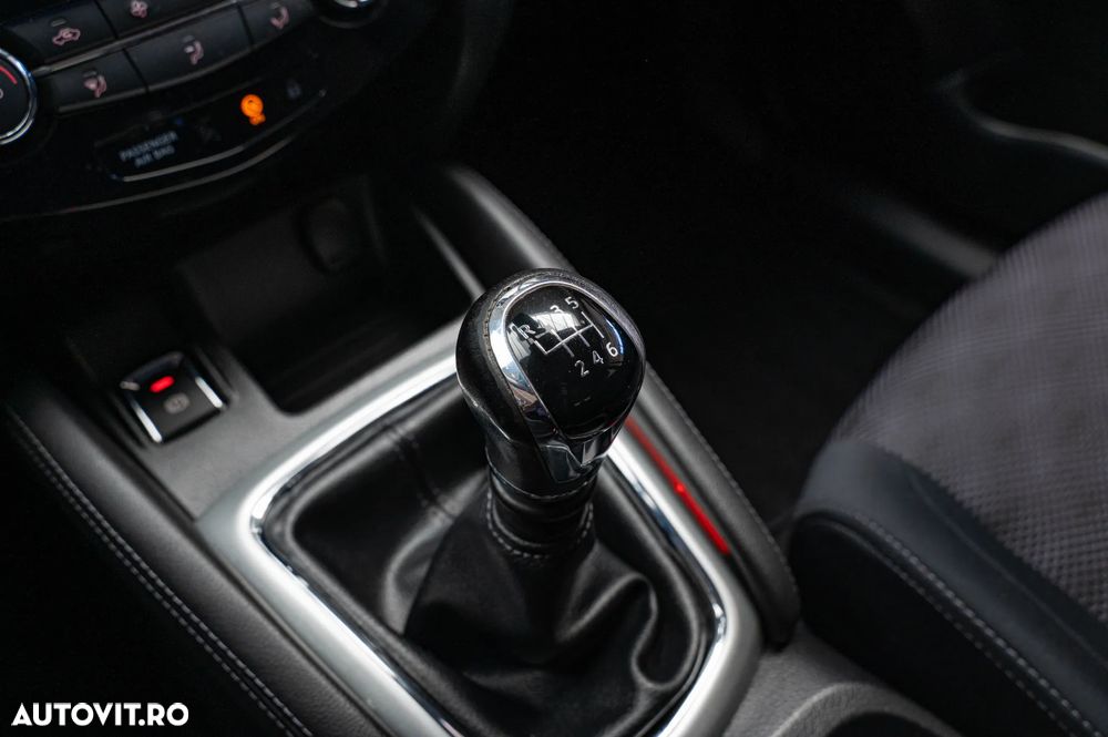 Nissan Qashqai 1.6 DCI N-Connecta - 14