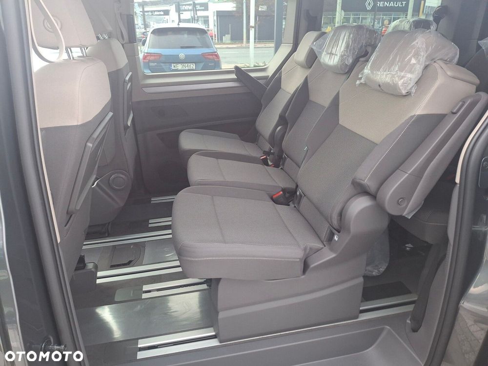 Volkswagen Multivan - 32