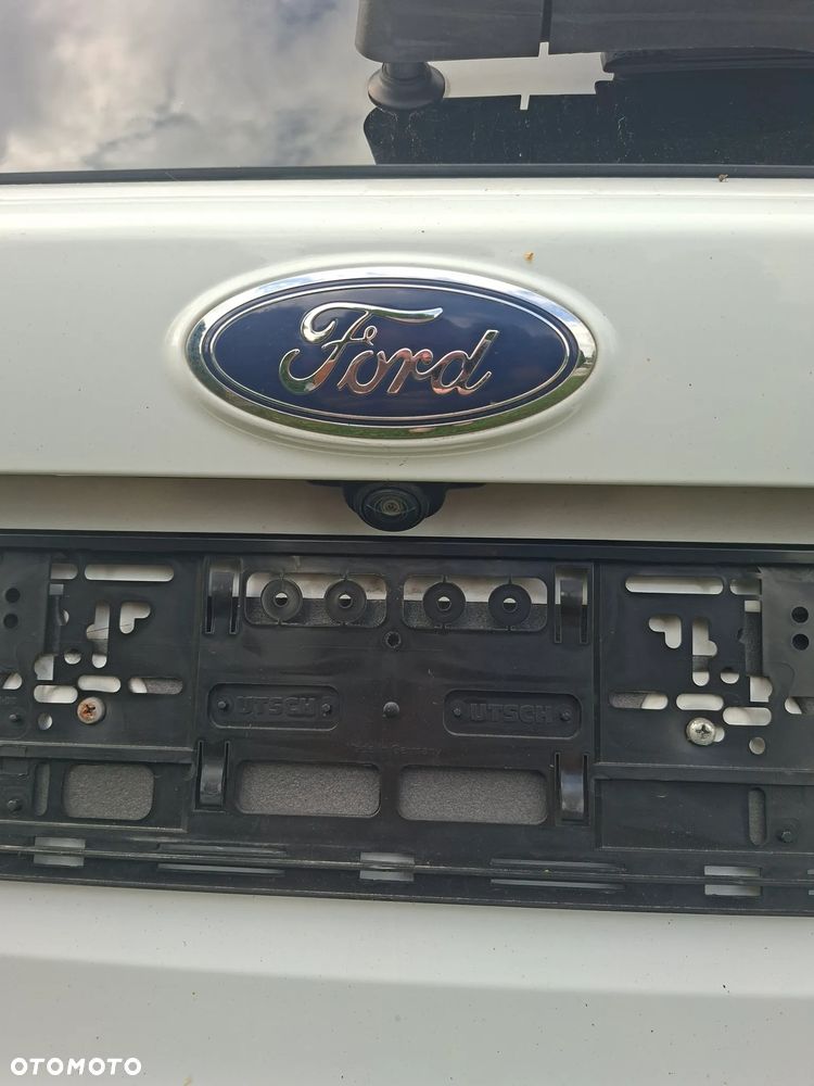 Ford Kuga - 40