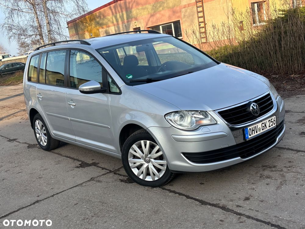 Volkswagen Touran 1.9 TDI DSG Conceptline - 28