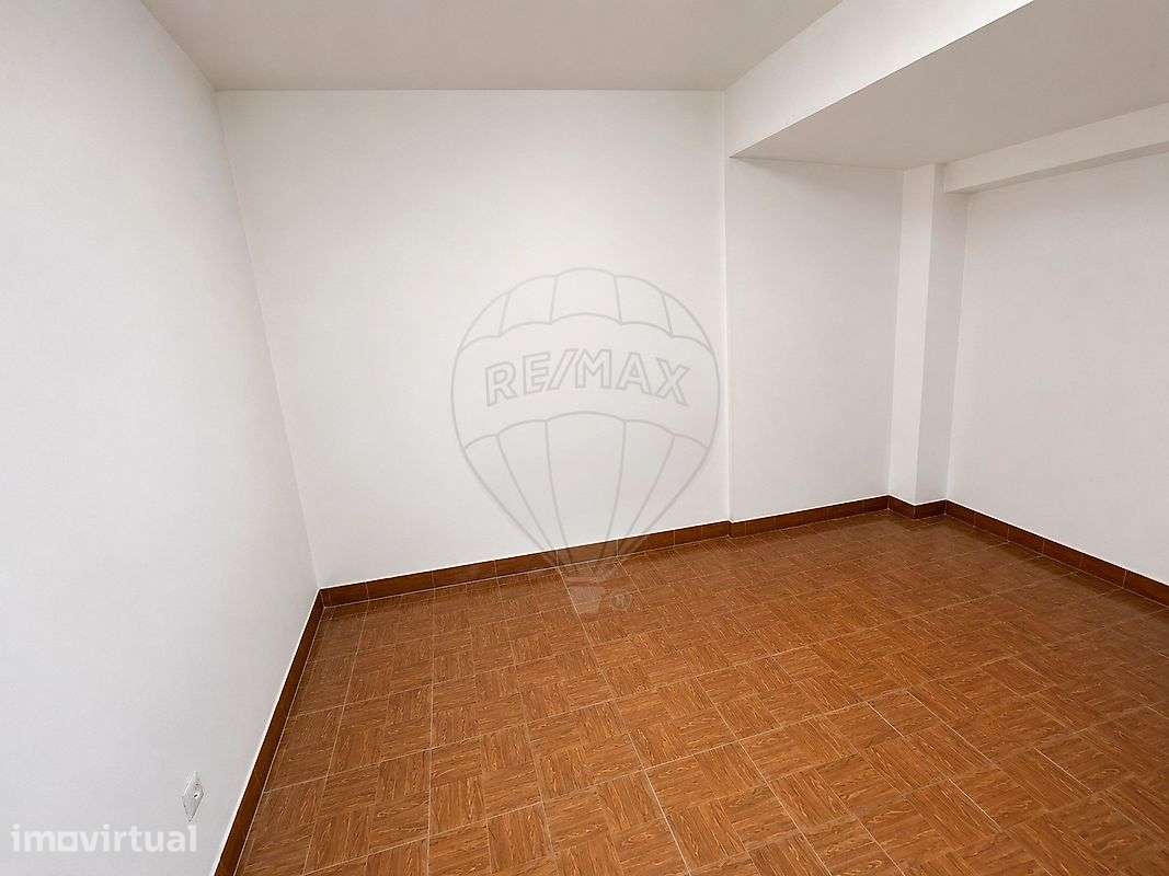 Moradia T1 para venda - Grande imagem: 2/16