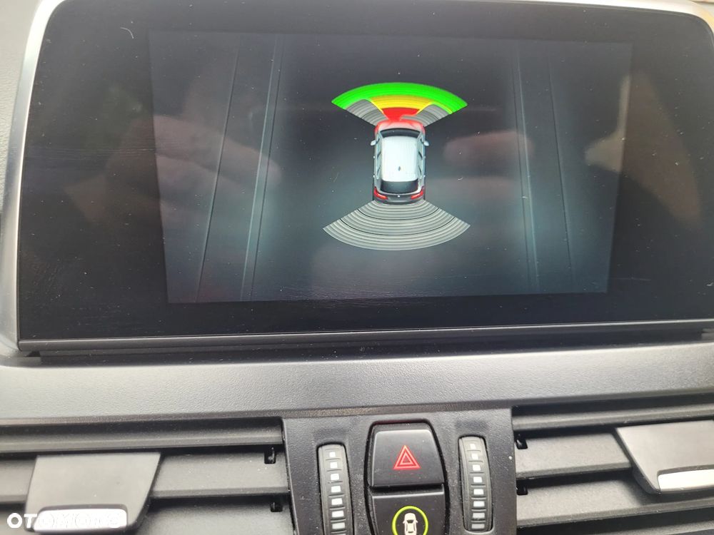 BMW Seria 2 218d - 8