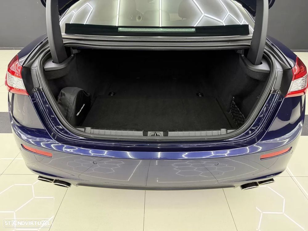 Maserati Ghibli 3.0 V6 GranLusso — fotografia 17