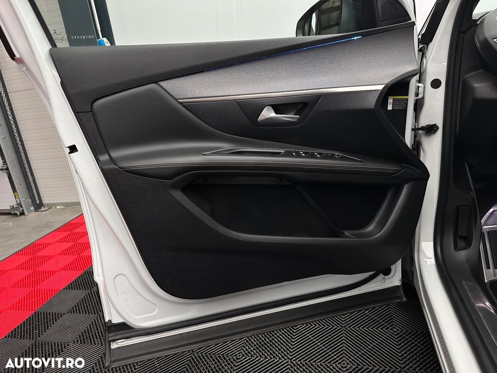 Peugeot 3008 PHEV EAT8 4X4 GT Pack - 18