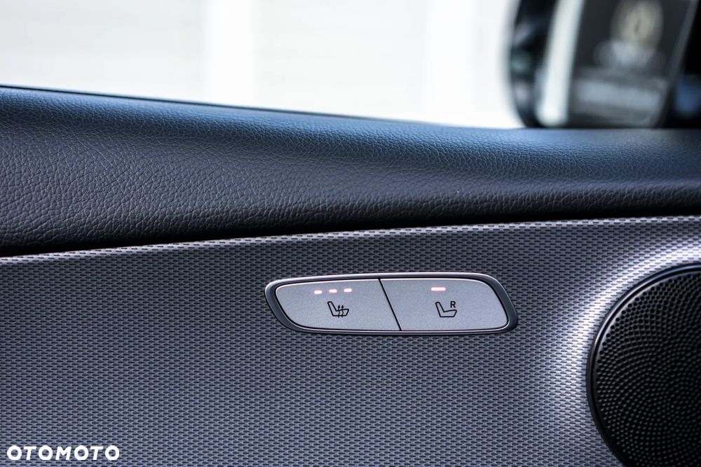 Mercedes-Benz Klasa E 220 d 4-Matic 9G-TRONIC - 15