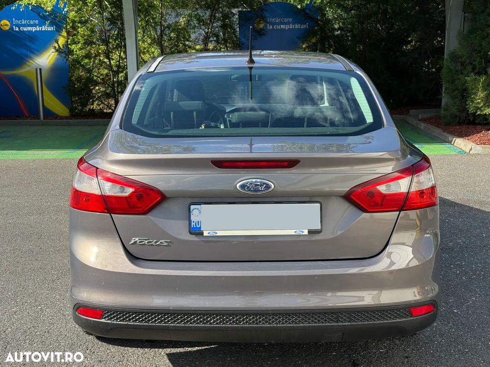 Ford Focus 1.6 Ti-VCT Titanium - 8