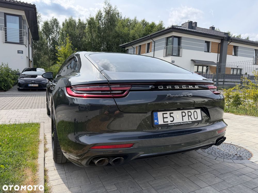Porsche Panamera 4S - 19