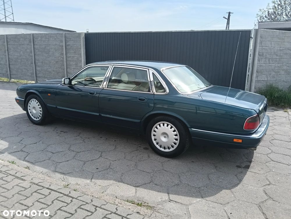 Jaguar XJ - 6