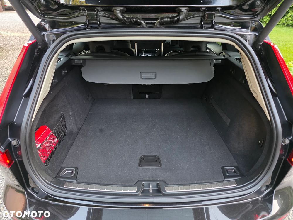 Volvo V60 D4 Momentum - 26