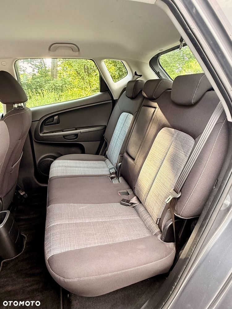 Kia Venga 1.4 S - 19