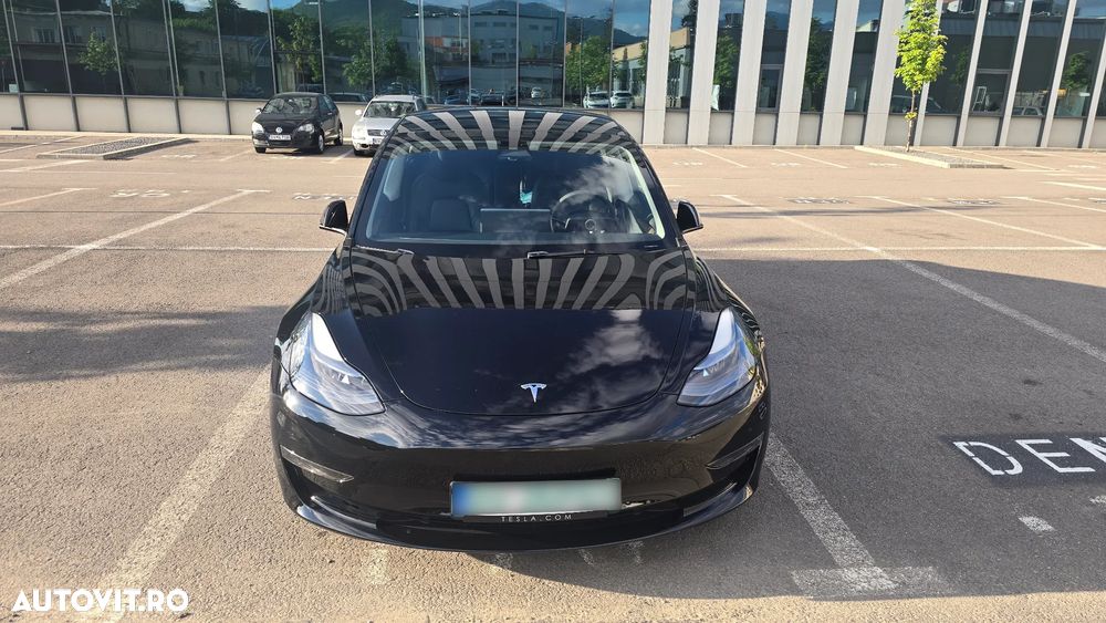 Tesla Model 3 - 9