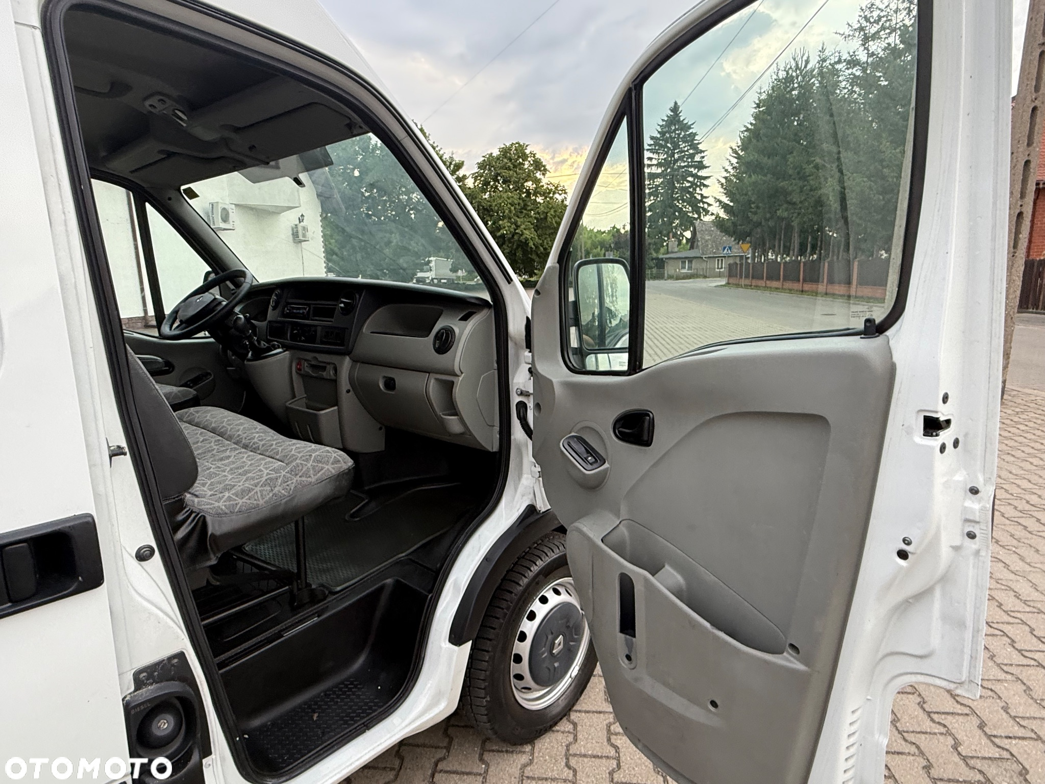 Renault MASTER 2.5 - 28