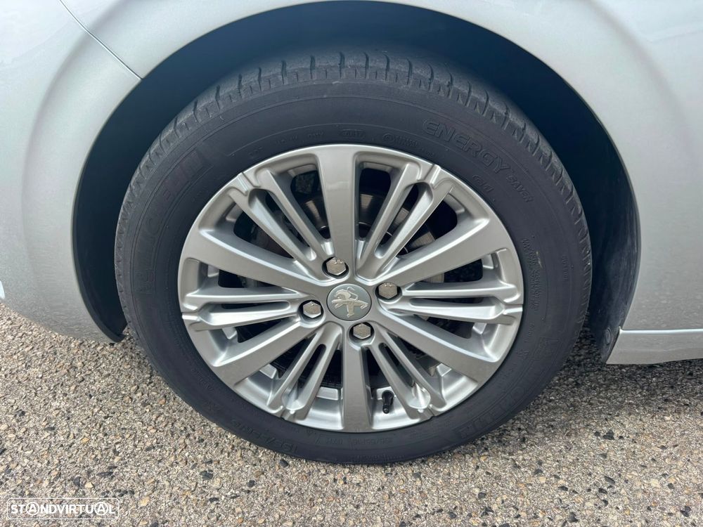 Peugeot 208 1.2 PureTech Style - 60