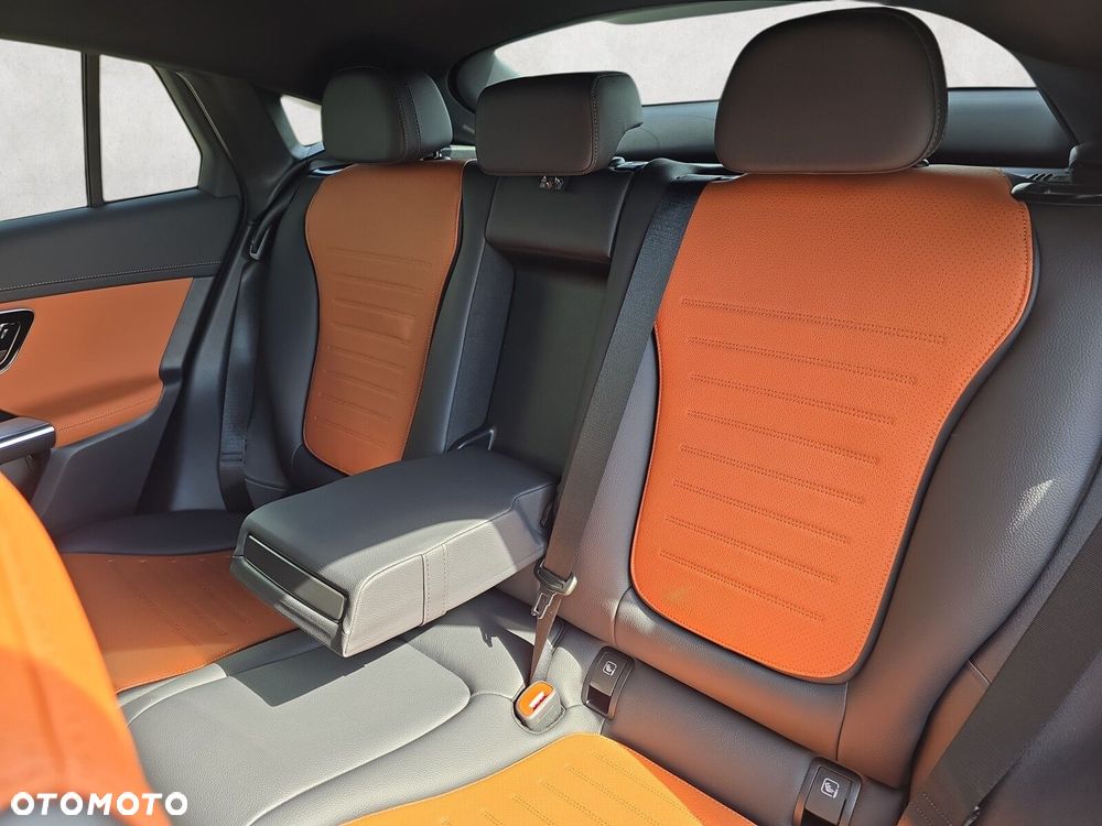 Mercedes-Benz GLC - 12