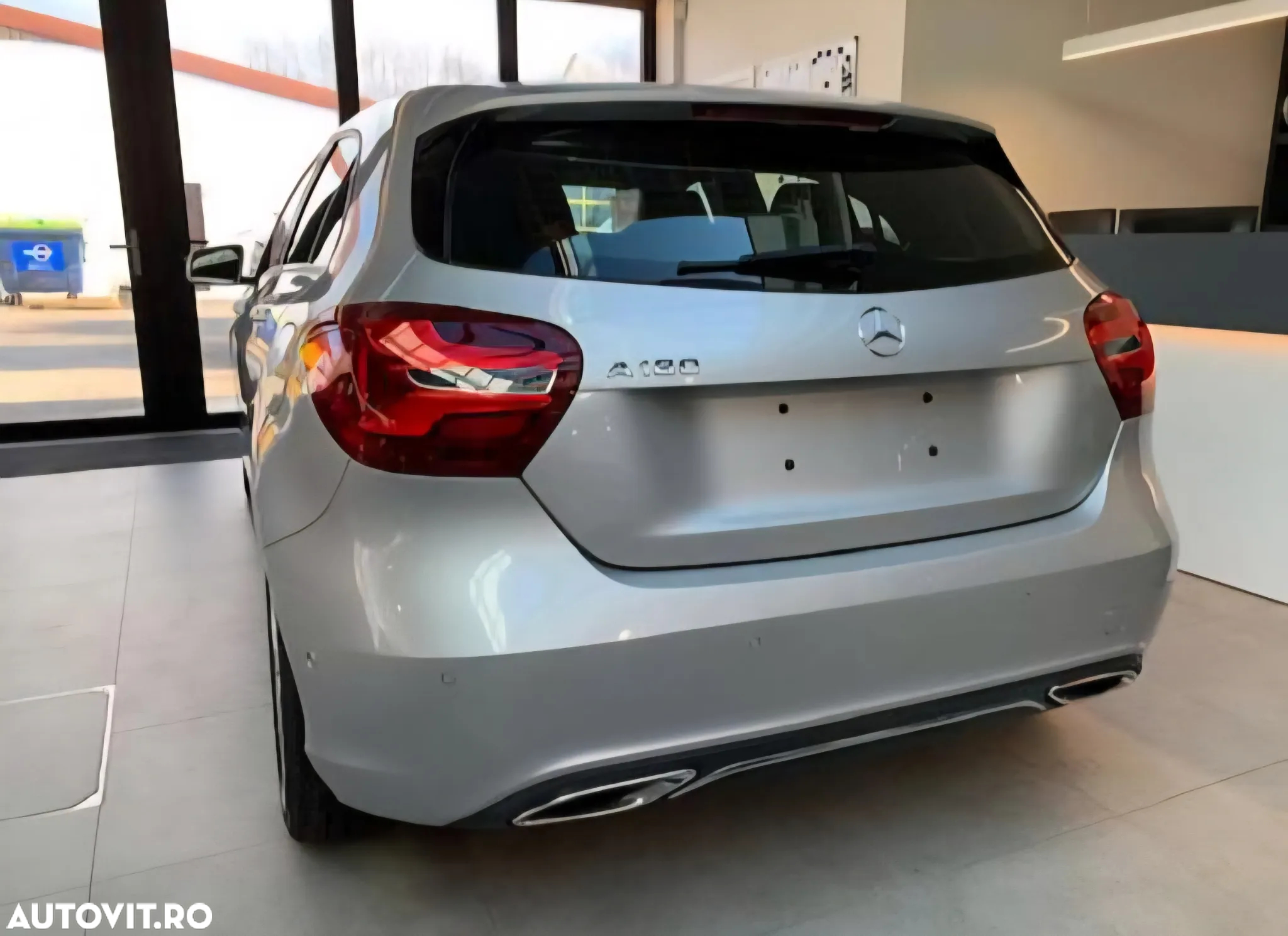 Mercedes-Benz A 180 7G-DCT Urban - 3