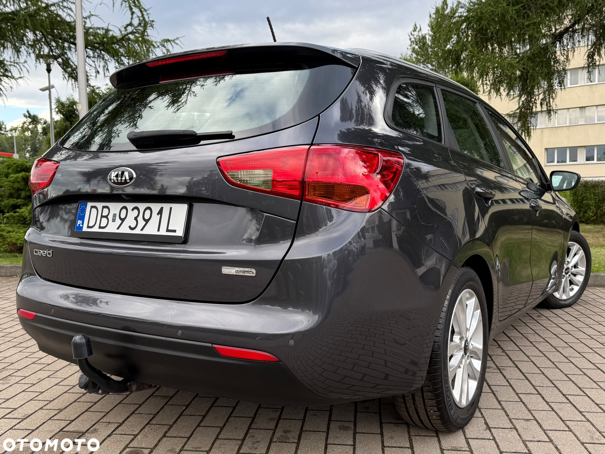 Kia Ceed 1.6 GDI Dream-Team Edition - 3