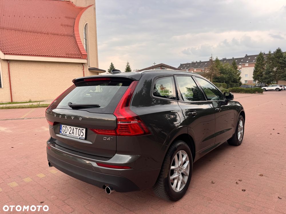 Volvo XC 60 D4 AWD Momentum - 5