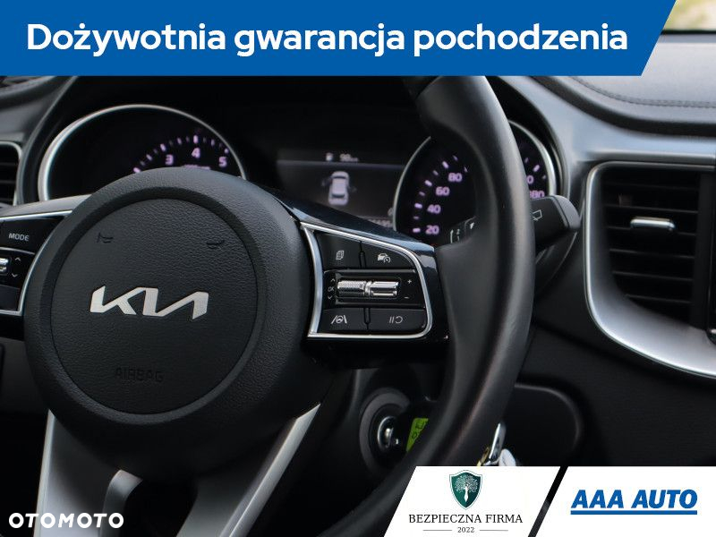 Kia Ceed - 22