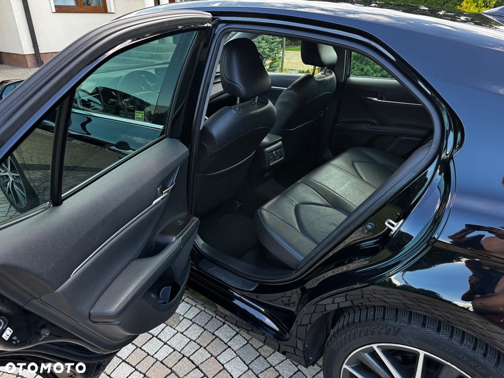 Toyota Camry 2.5 Hybrid Executive CVT - 9