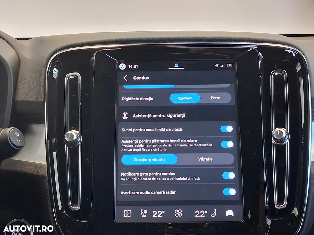 Volvo XC 40 B4 AT FWD MHEV Ultra Dark - 30