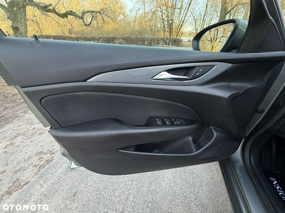 Opel Insignia - 19