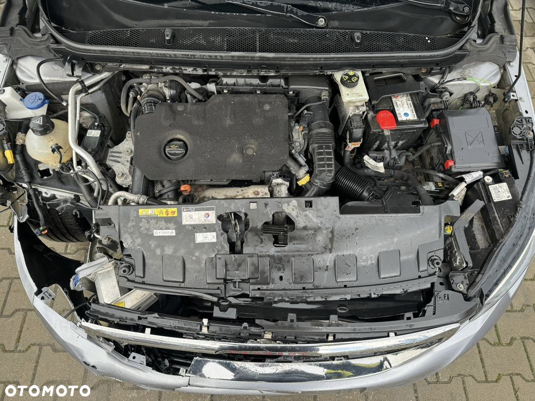 Peugeot 308 BlueHDi FAP 130 EAT8 Stop & Start GT Pack - 11
