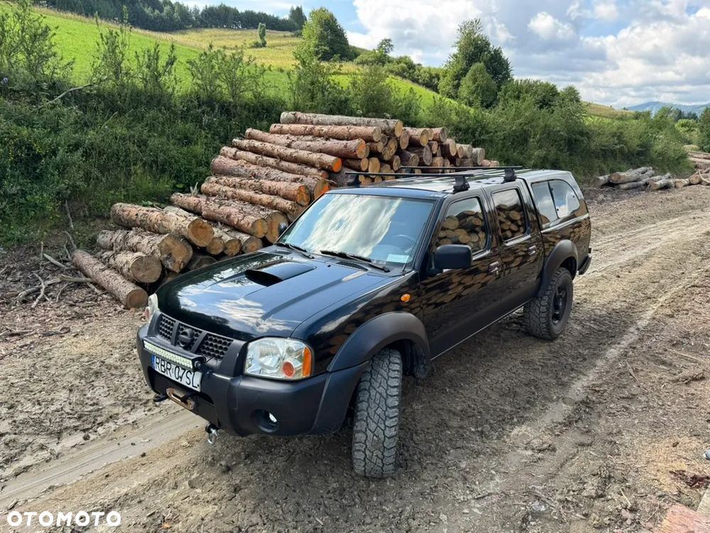Nissan Pickup - 6