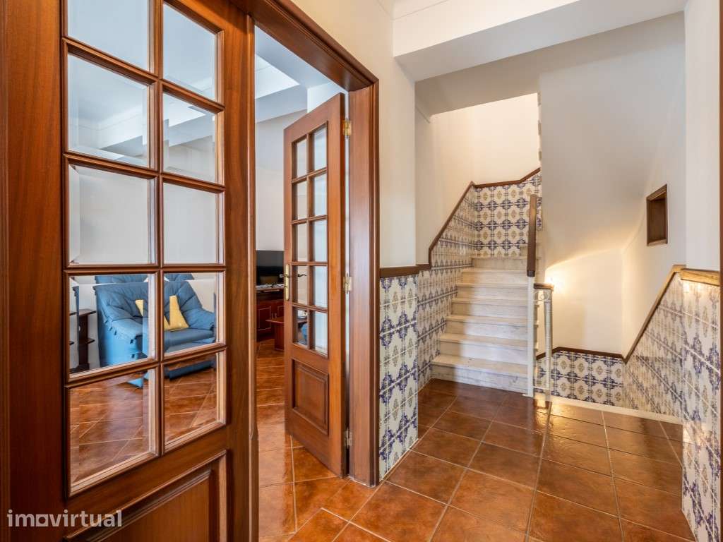 Moradia Triplex com Vista Mar e Terraço Privativo no Coração da Naz... - Grande imagem: 4/36