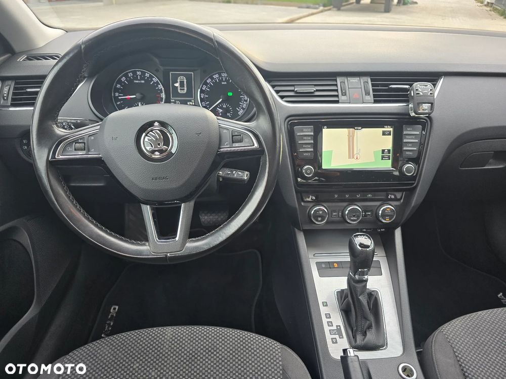 Skoda Octavia 1.6 TDI Ambition DSG - 8