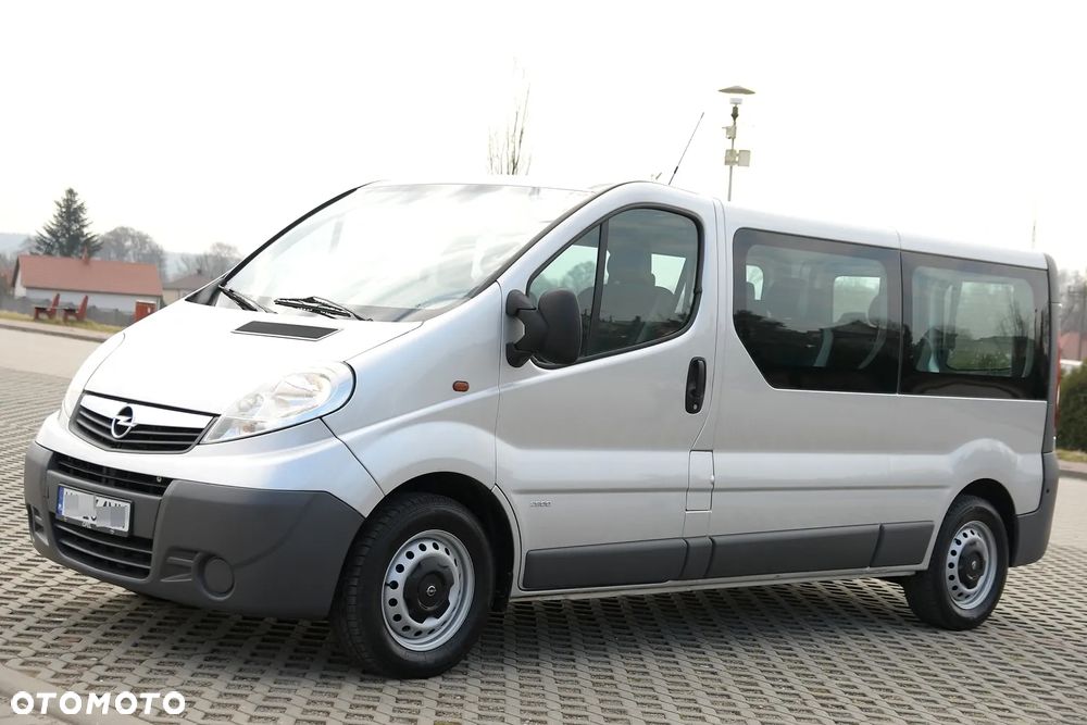 Opel Vivaro - 11