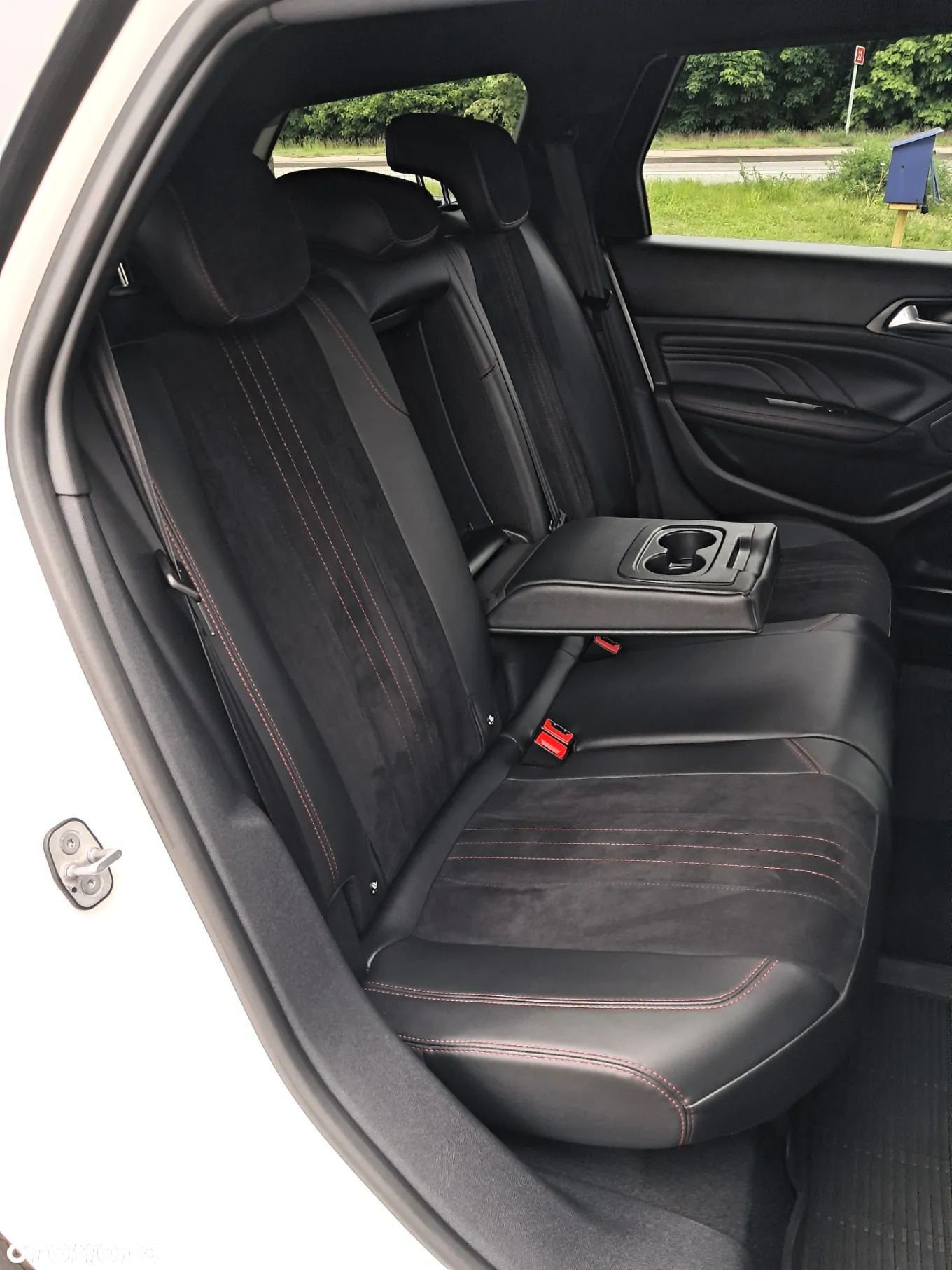 Peugeot 308 SW BlueHDi 130 EAT8 Stop & Start GT - 14