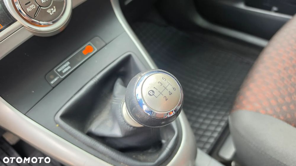 Toyota Verso 2.0 D-4D Premium 7os - 24