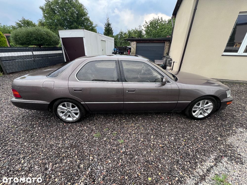 Lexus LS Standard - 4