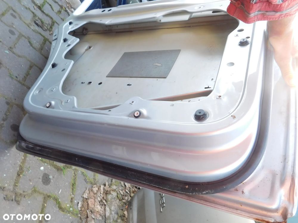 drzwi lewe tył VW TOURAN I SREBRNE LA7W - 13