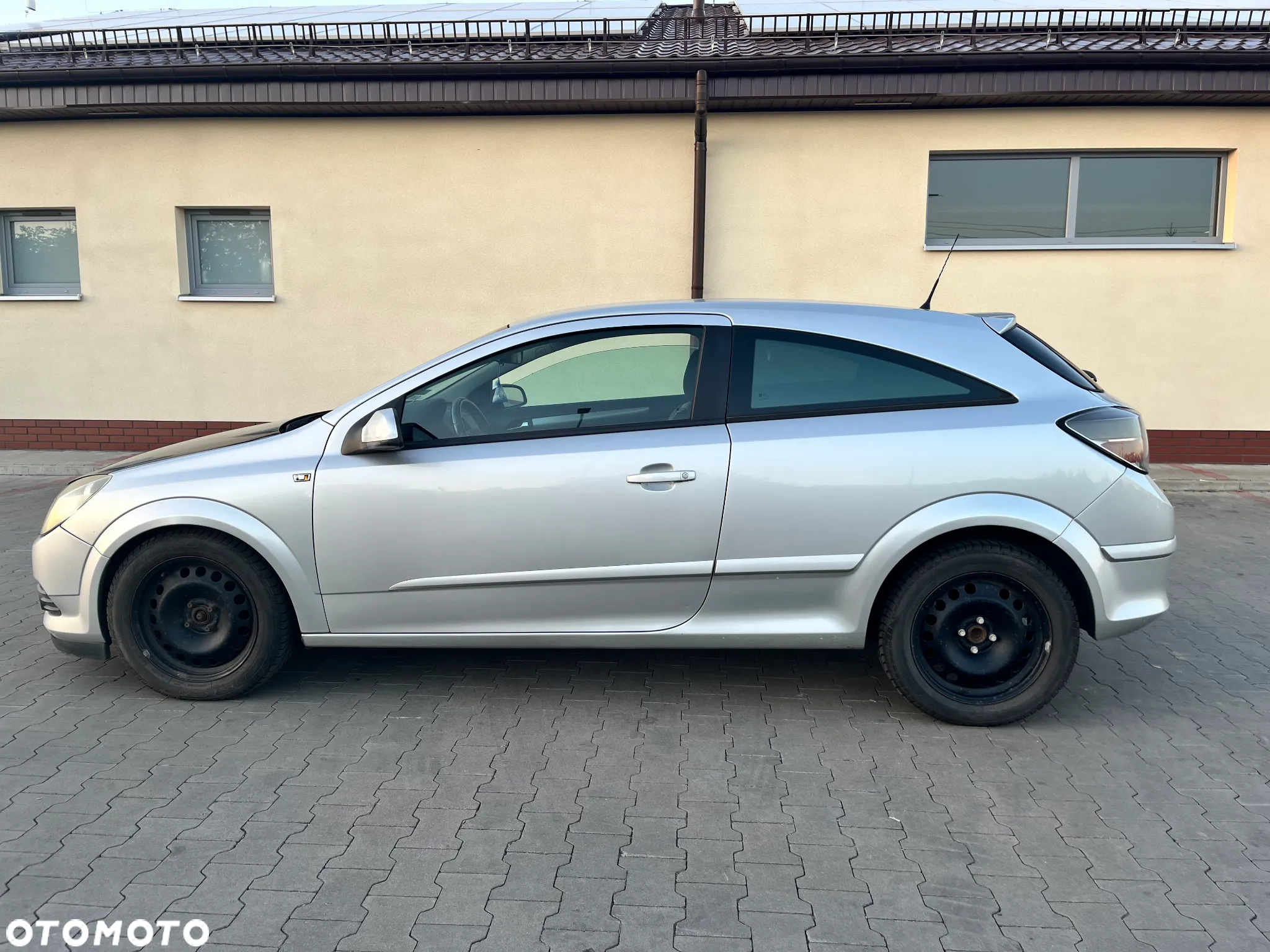 Opel Astra III GTC 1.6 Cosmo - 2