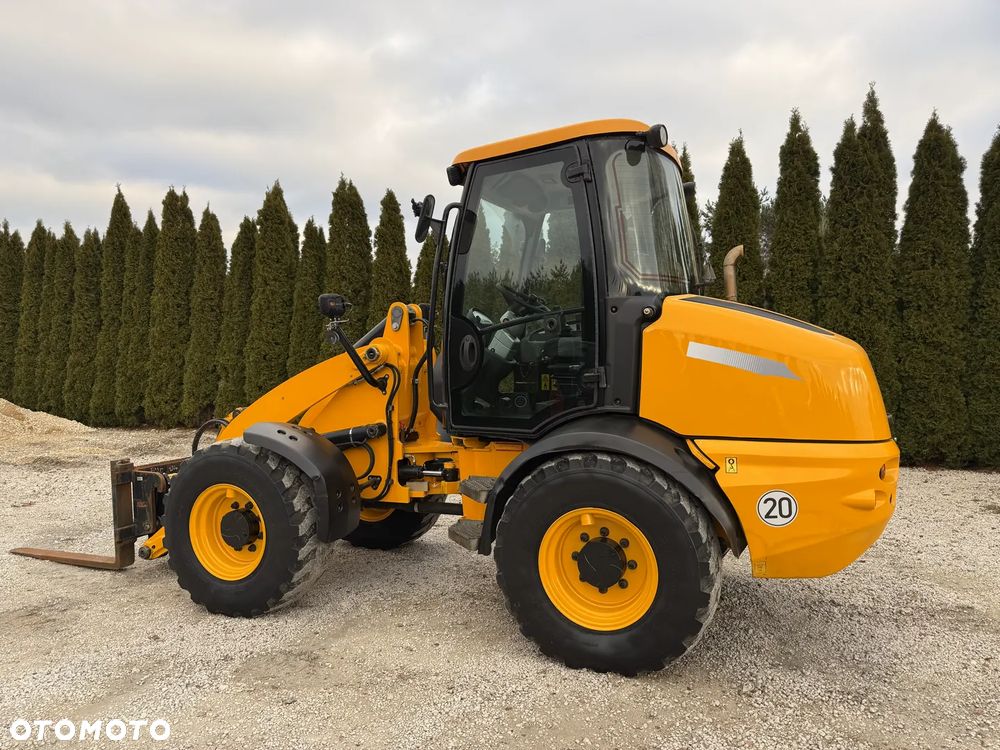 JCB 409 / JEDYNIE 2219 MTH!!! / SILNIK DEUTZ / PIĘKNIE UTRZYMANA / ORYGINAŁ / ZADBANA / SPROWADZONA Z NIEMIEC / BEZ DPF ADBLUE / SILNA / 407 408 406 60 70 M 506 509 - 10